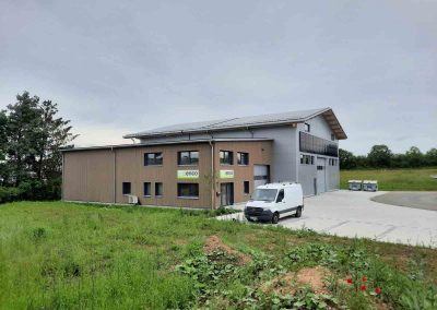 Neubau einer Halle als Nichtwohngebäude für Zimmerei Ummenhofer und Firma Enco